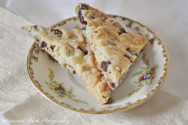 dark chocolate and mint cookies