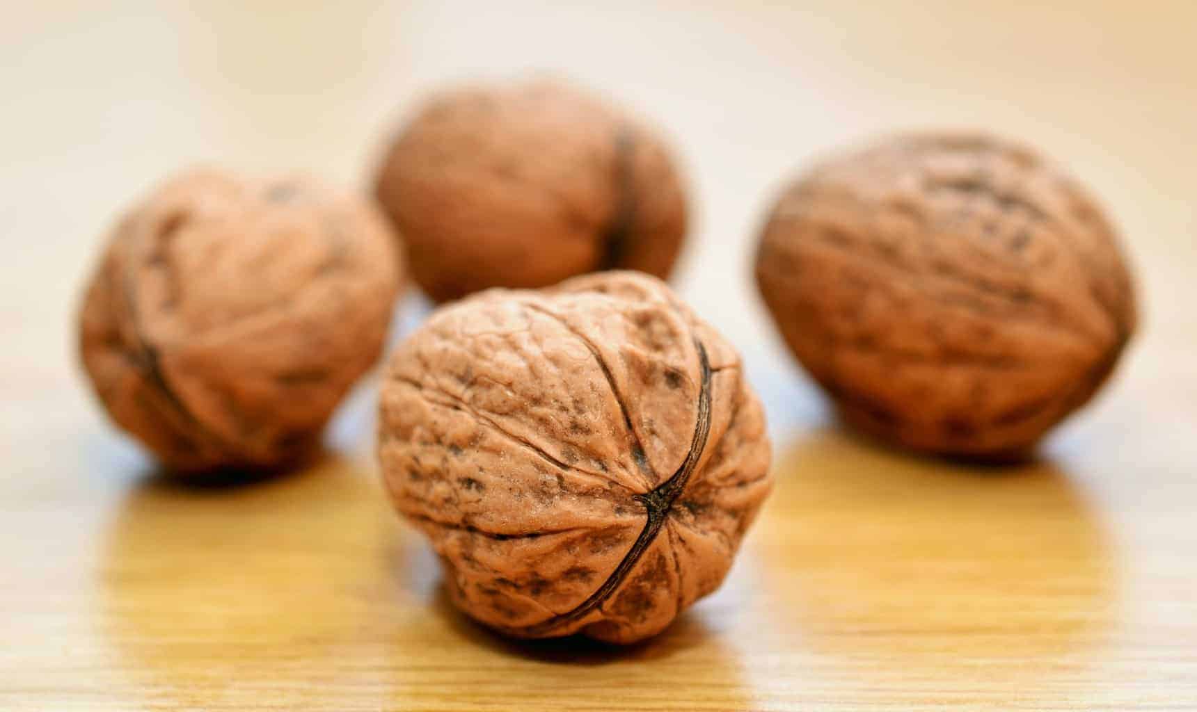 10 Amazing Health Benefits of Eating Walnuts!