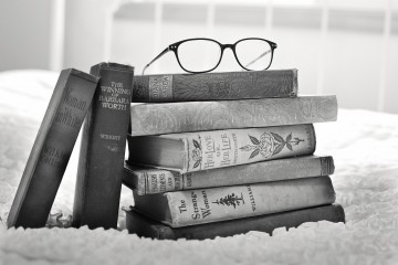 Eco Friendly Decluttering: What to do with old books