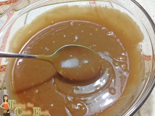 peanut butter sauce topping recipe in a glass bowl