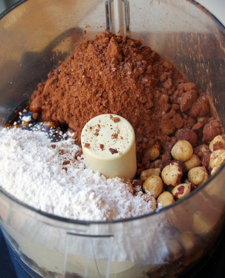 How to Make Your Own Nutella in Two Easy Steps