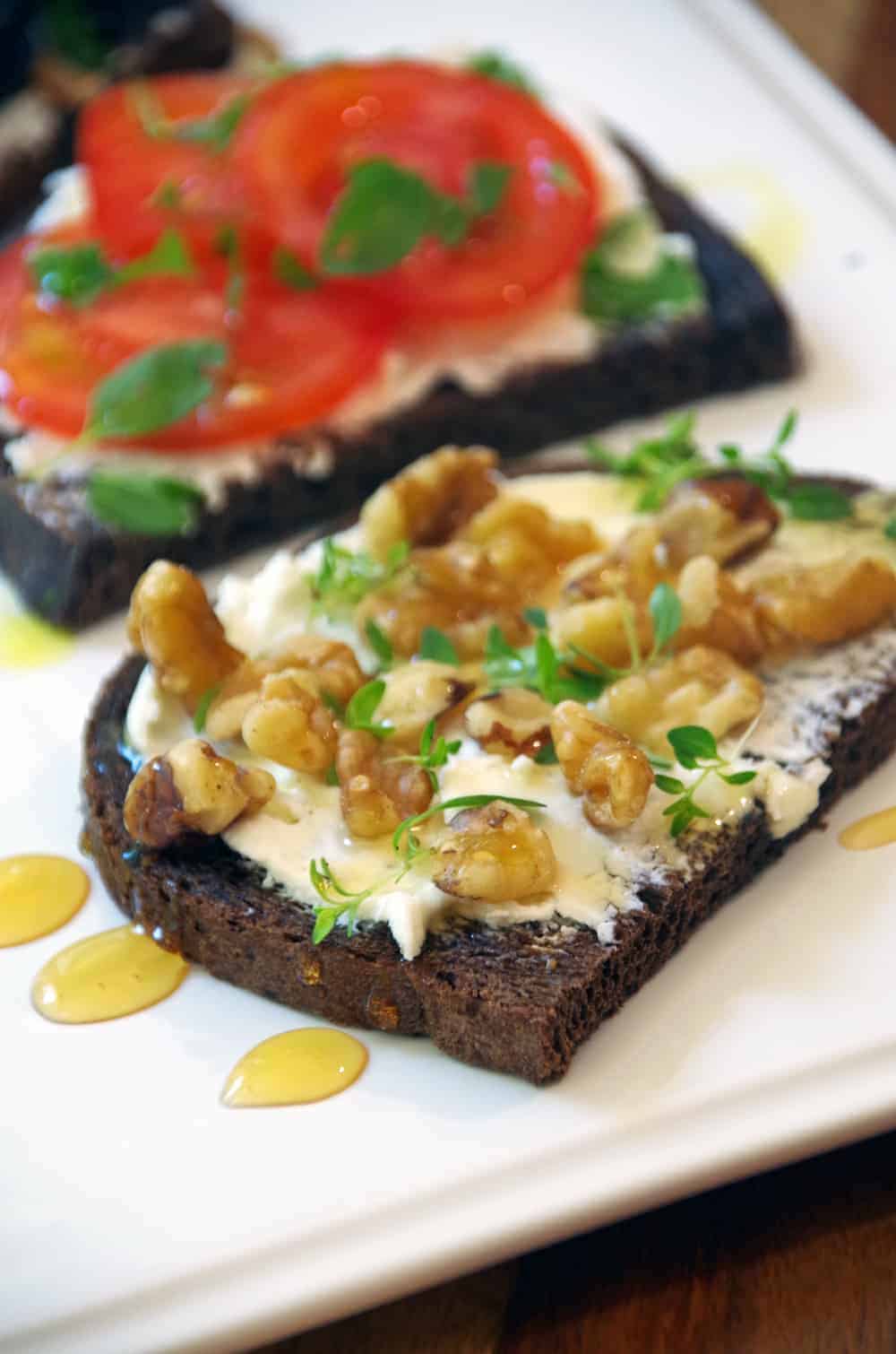 Easy Goat Cheese Toasts Appetizer Recipe Turning the Clock Back