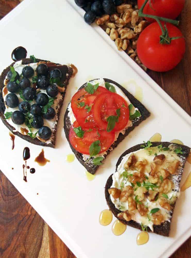 How to Make Goat Cheese Toasts