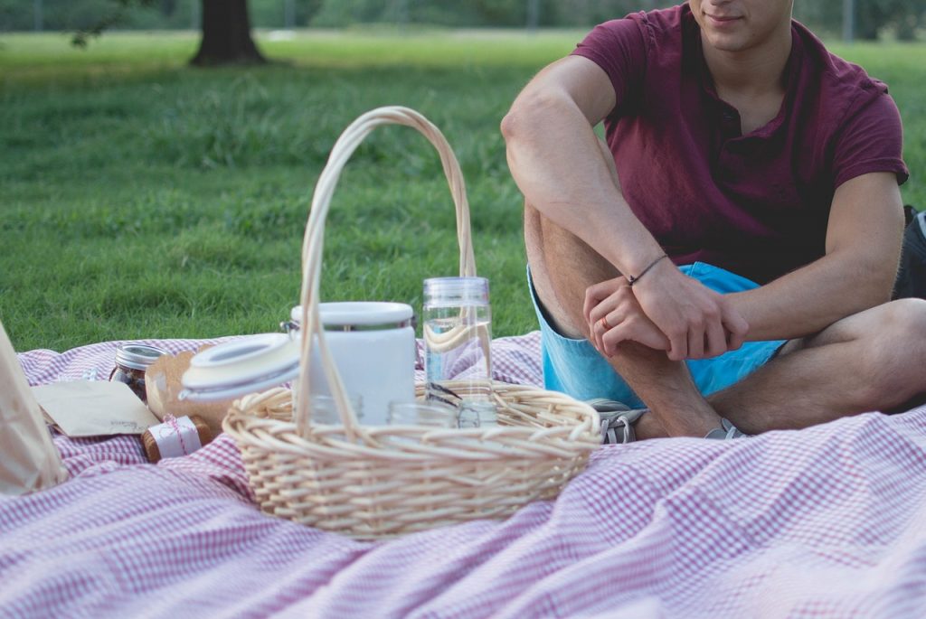 Green and Healthy Picnic Ideas for Summer