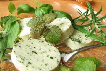 Creative Uses for Lemon Balm When it Takes Over Your Garden!