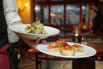 Restaurant Food Waste Facts: How to Reduce Food Waste When Eating Out