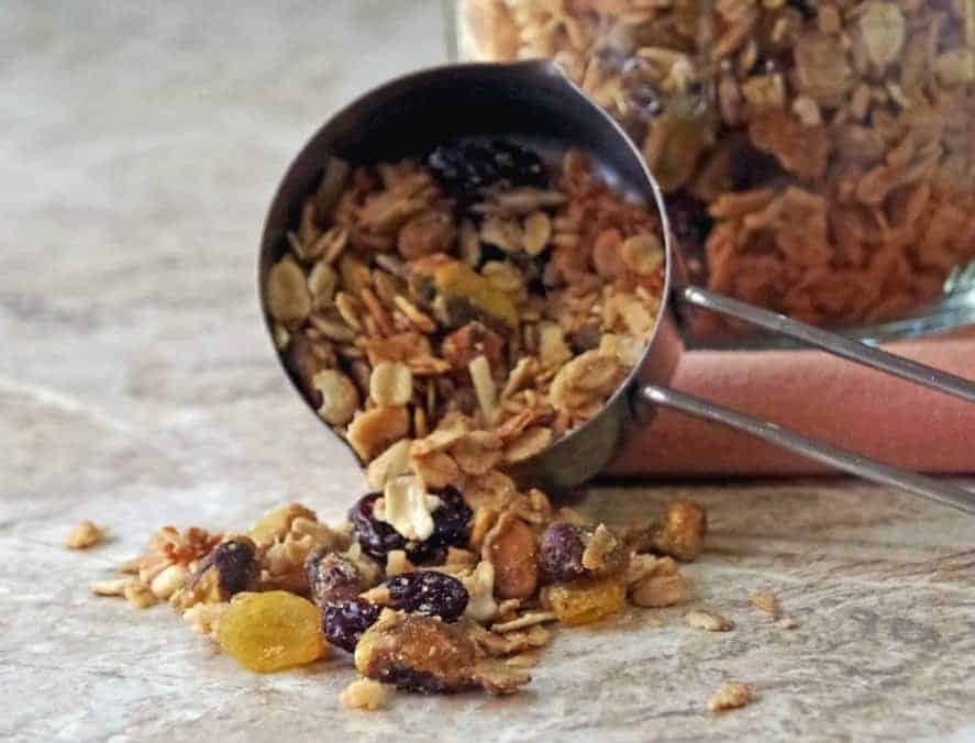 Pistachio Granola Recipe plus a Quick and Healthy Breakfast Roundup