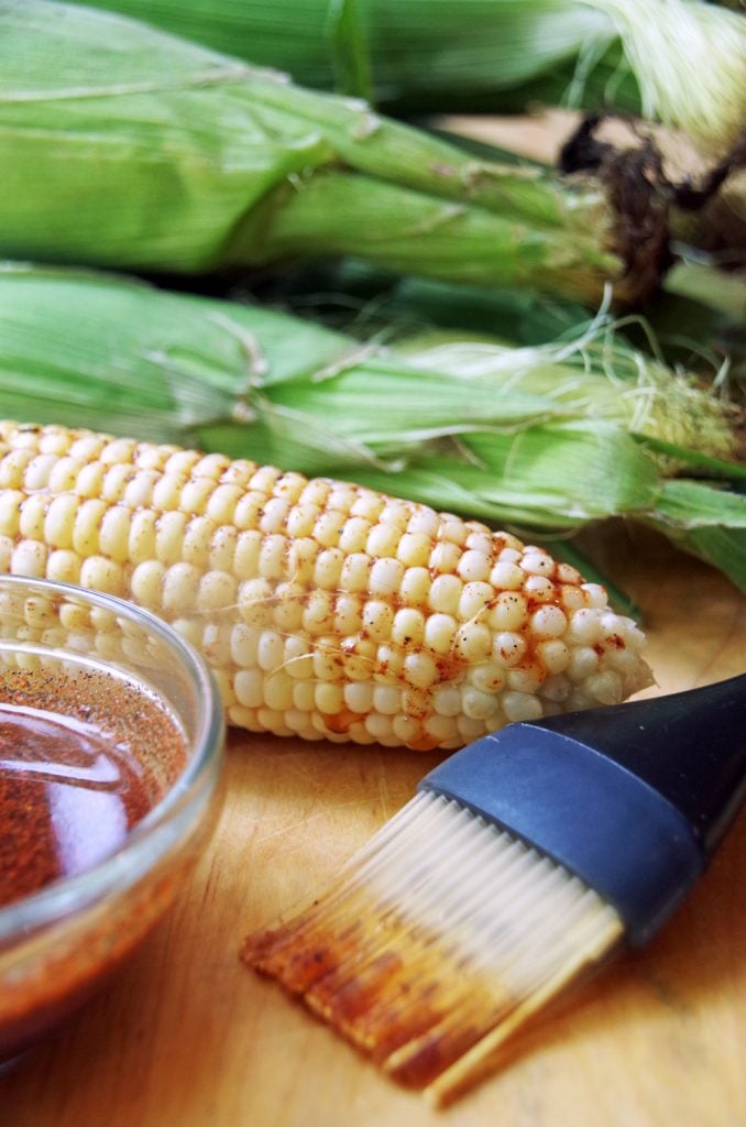 easy roasted corn salad with chicken and avocado 